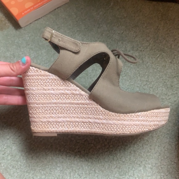 Fergalicious by Fergie wedge - Picture 2 of 4